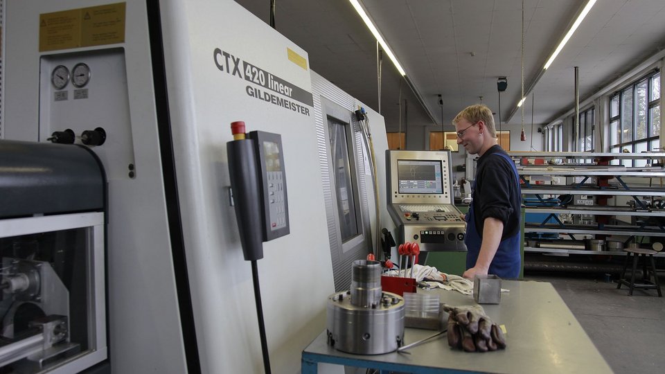 CNC turning with the Gildemeister CTX 420 linear